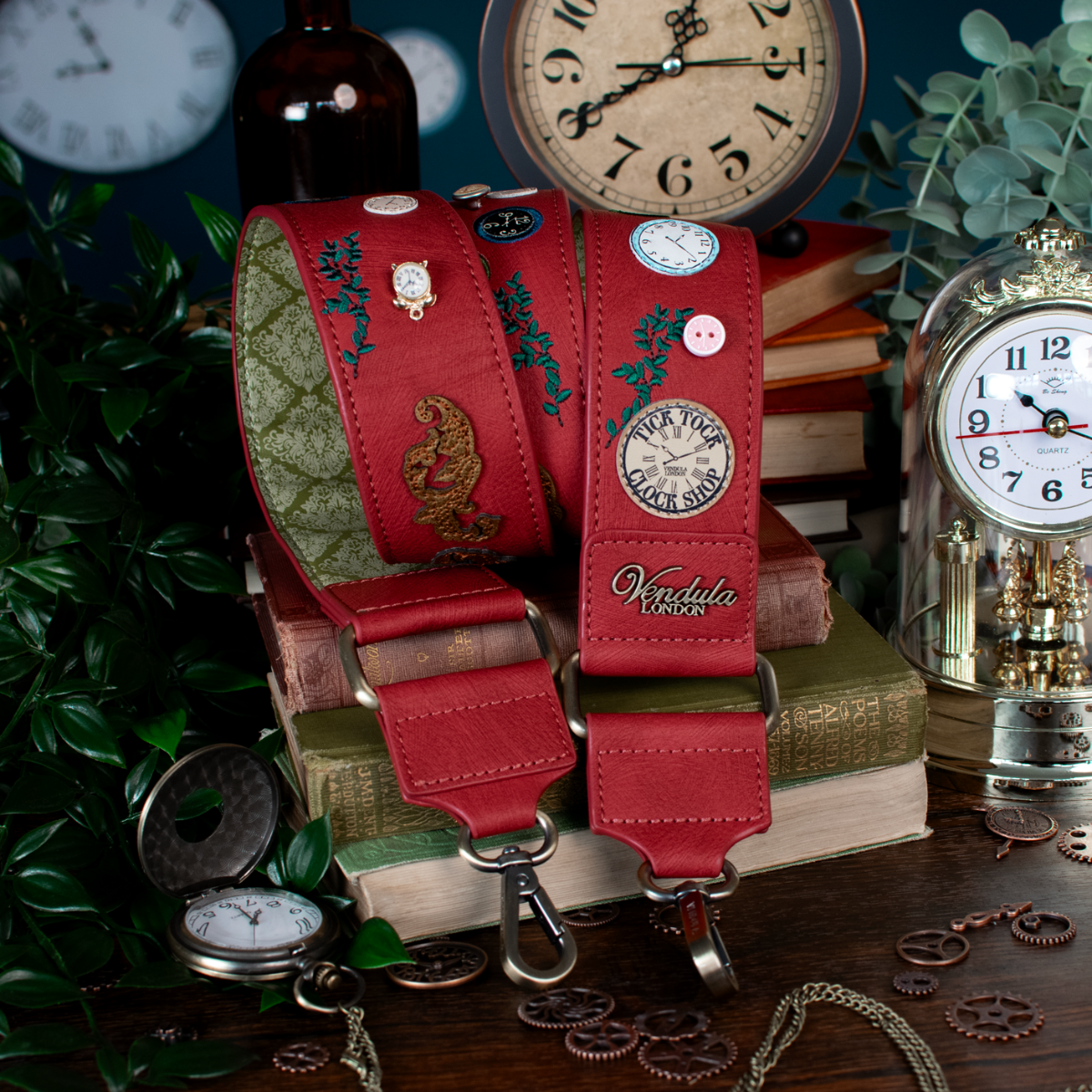 Vendula ティックトッククロックショップの携帯ポーチ Vendula Tick Tock Shop Phone Pouch - British Isles
