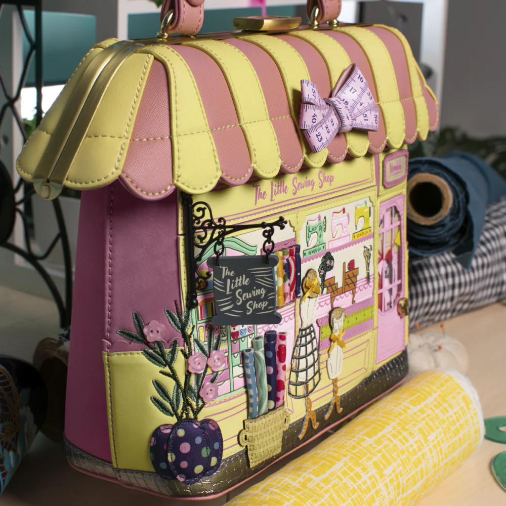 LADYGAGAVIPゴールドグッズ7点セット Sewing Shop - Raspberry Edition Grab Bag